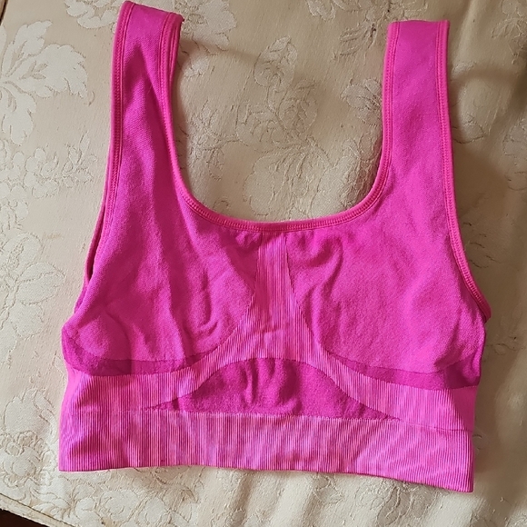 Fabletics Hot Pink Ribbed Crop Top - Picture 3 of 4